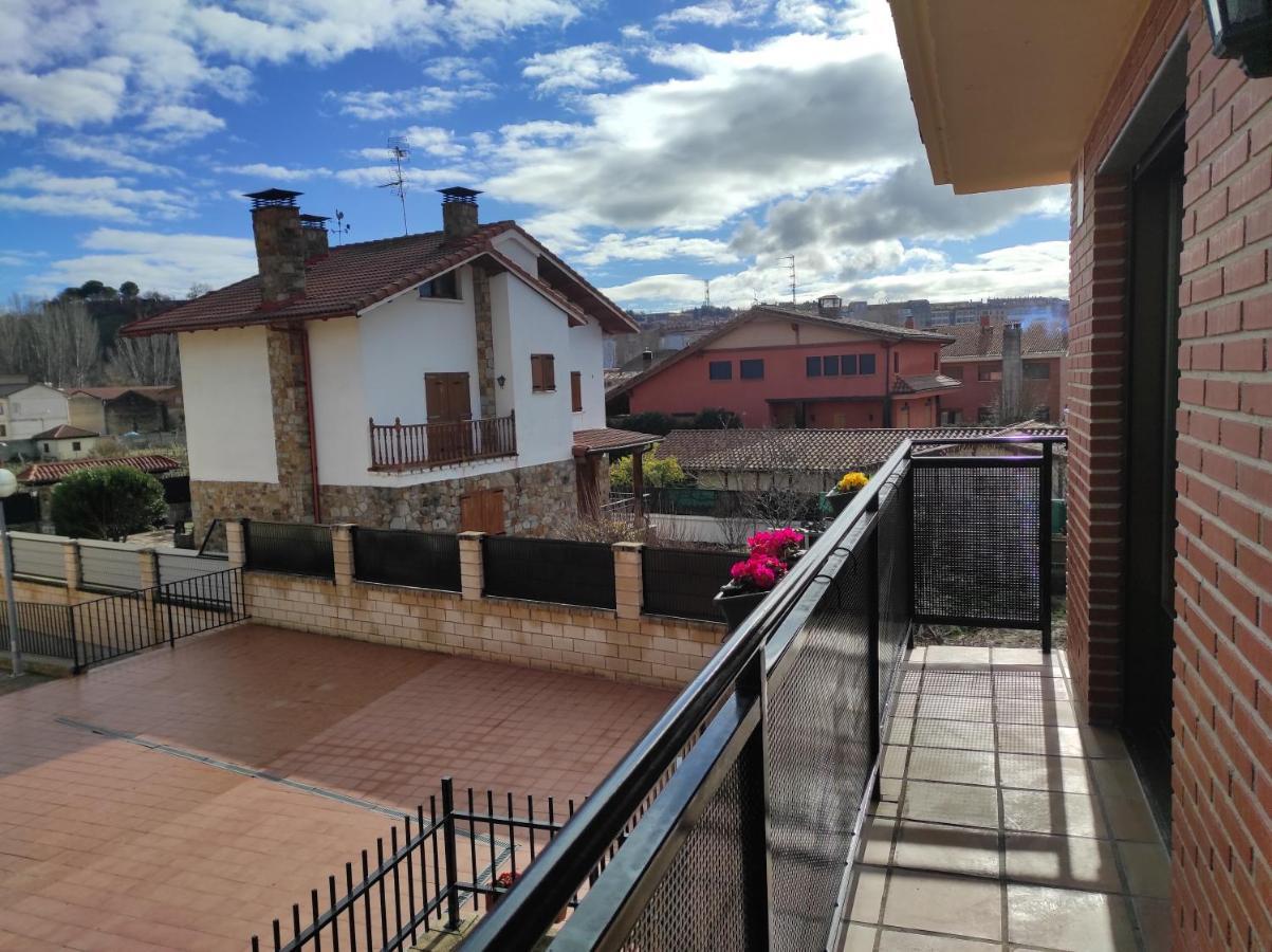 Villa En El Corazon Del Barrio De La Estacion à Haro Extérieur photo