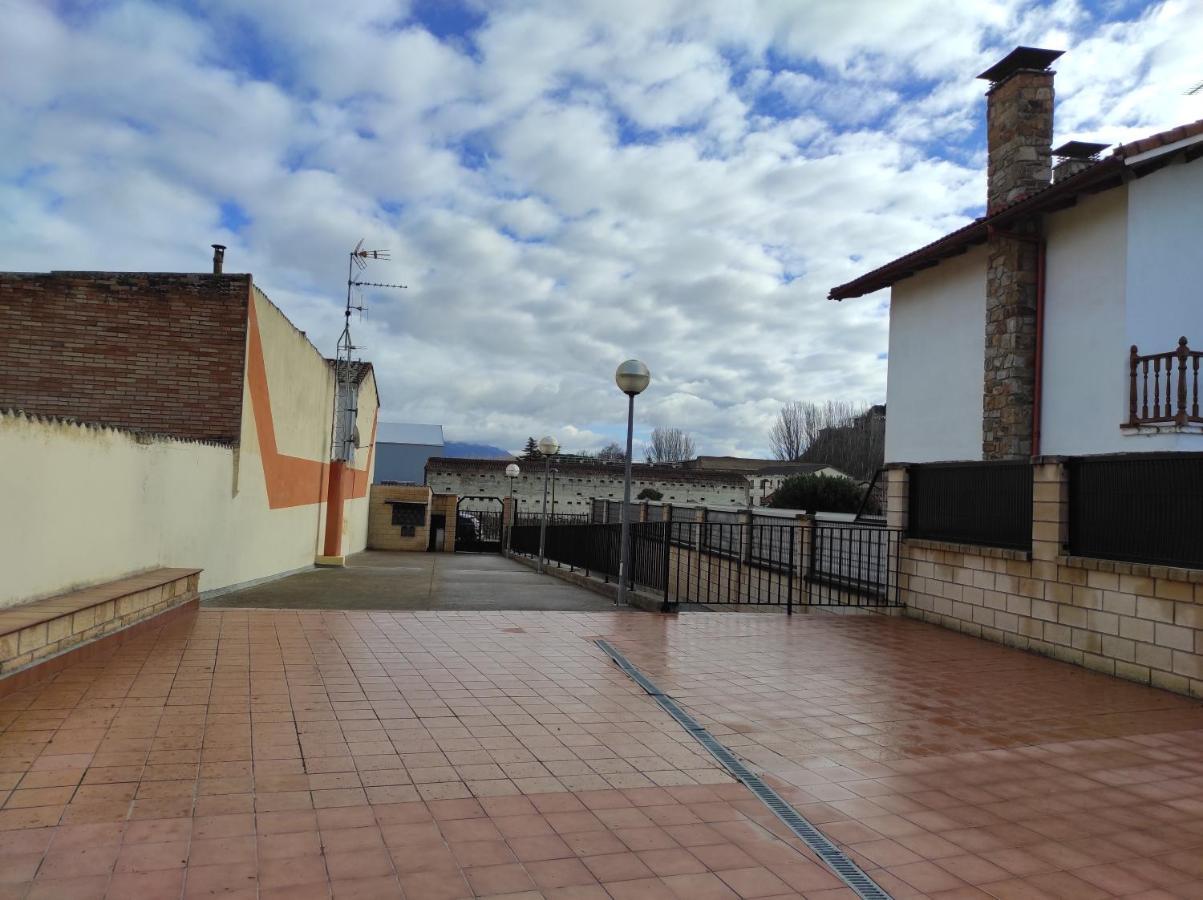 Villa En El Corazon Del Barrio De La Estacion à Haro Extérieur photo
